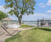Runyan Lake House / 4 Private Suites - Sleeps 13
