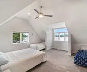 Runyan Lake House / 4 Private Suites - Sleeps 13
