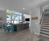 Runyan Lake House / 4 Private Suites - Sleeps 13