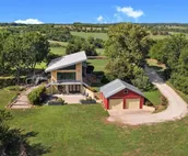 Beautiful views, secluded location, close to town