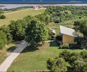 Beautiful views, secluded location, close to town