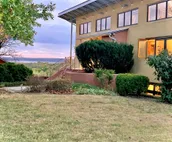 Beautiful views, secluded location, close to town