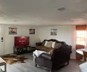 Loyal and True with a Ranch View! Sleeps 6, 8 min from campus