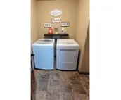 LMD Townhouse 3 bdrm with HOT TUB and game room.