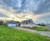 Waterfront Oasis w/ Spa amenities & Panoramic views