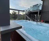 Spectacular Red Rock Views! Hot Tub, Deck, Grill