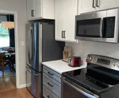 Bright 3-bedroom bungalow 1.3 miles from Ross-Ade