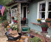 Cabin on the river, great views, swim access