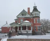 Blue Room-Historic Victorian Mansion