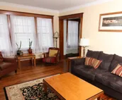 THE 617: Fireplace & 5 min walk to Falls Park USA!
