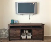 Spacious Home (1 bed/1 bath) Near I-80 w/Views