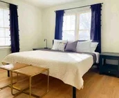 Boho Chic on Pine:2 King beds blocks from downtown