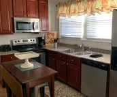 Sophisticated Home 
Art District 
4-5 Bedrooms