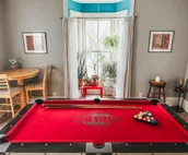 Spacious, historic, artsy downtown home