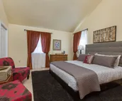 Bell In The Woods B&B / Mt. Marathon Suite (King)