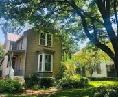 Spacious, historic, artsy downtown home