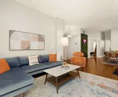 Old Town/Lincoln Park | Stunning Home | King Suite