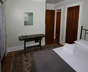 THE 617: Fireplace & 5 min walk to Falls Park USA!