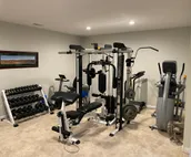 6 bdr 5 ba luxury home. Sleeps 14.  5 min (1-80)
