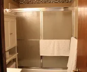 Stunning and Convenient Located 1B/1B Apartment