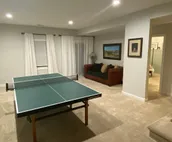 6 bdr 5 ba luxury home. Sleeps 14.  5 min (1-80)