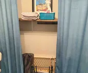 MIDMOD ON SIXTH: downtown-no cleaning/airbnb fee