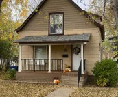 Cheerful 3-bedroom residential home.