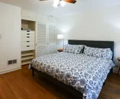 Cheerful home with indoor Fireplace & King beds