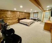 (56) AIR-CONDITIONED Gorgeous Killington Condo.