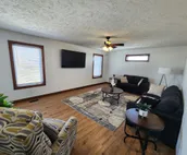 NEW townhouse, quiet area, perfect for up to 14!