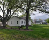 The Fuller Cottage* 5 minutes outside York, Ne