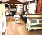 Lazy Daze Cottage with Great Lake Views