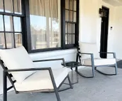 Boho Chic on Pine:2 King beds blocks from downtown