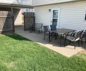 Clean, Quiet & Cozy Downtown Hays Home