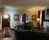 Sophisticated home in
Art District (1st Floor)