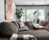Centrally located cozy cottage, near KU campus
