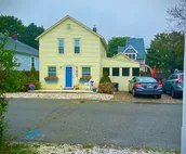 3 BR Sleeps 6  - Cozy beach house near Newport RI