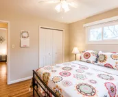 PRIVATE HOME WITH GRAND KITCHEN IN FORT WAYNE