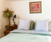 Spacious, historic, artsy downtown home