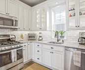 5-Star Charming Philly Townhouse in Museum Area
