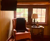 Once Upon A Time ~ Historic Waterfront View Lodge