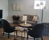 Gorgeous Modern Downtown 3 Bdrm/2 Bath Apt