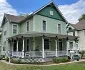 Nostalgic Cottage room! Step back in time to 1904!