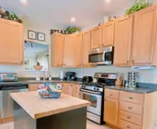 Spacious Pl- Walk to Beach, Downtown & Lighthouses