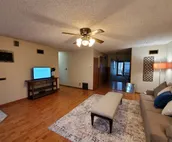 Cute 3BR 3BA Handicap Acc BR and BA WIFI SMART TV