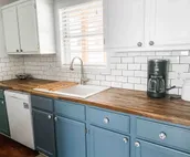 Centrally located cozy cottage, near KU campus