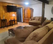 Colter's Penthouse Apartment Suite (6-7 people)