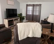 Cozy & clean home just 5 min off I80