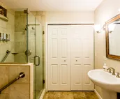 PRIVATE HOME WITH GRAND KITCHEN IN FORT WAYNE