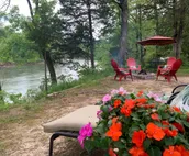 Cabin on the river, great views, swim access